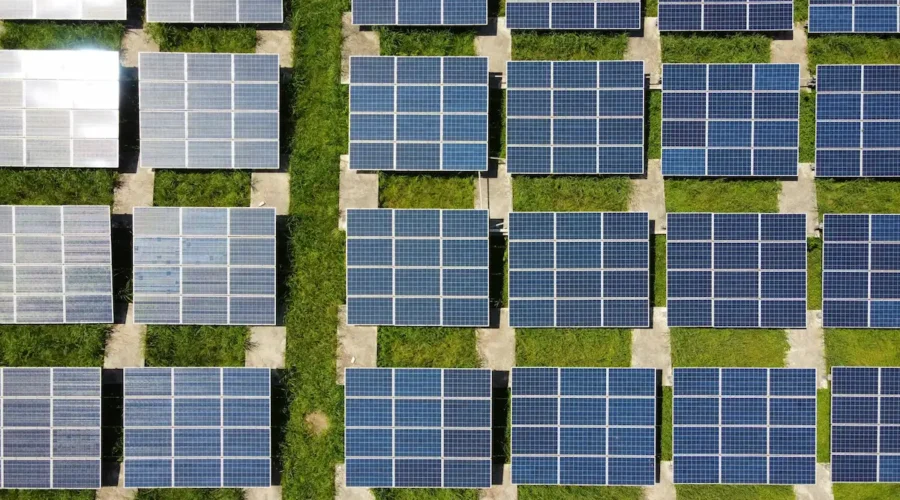Ispezione di pannelli fotovoltaici con drone: cosa valutare ☀️🚁