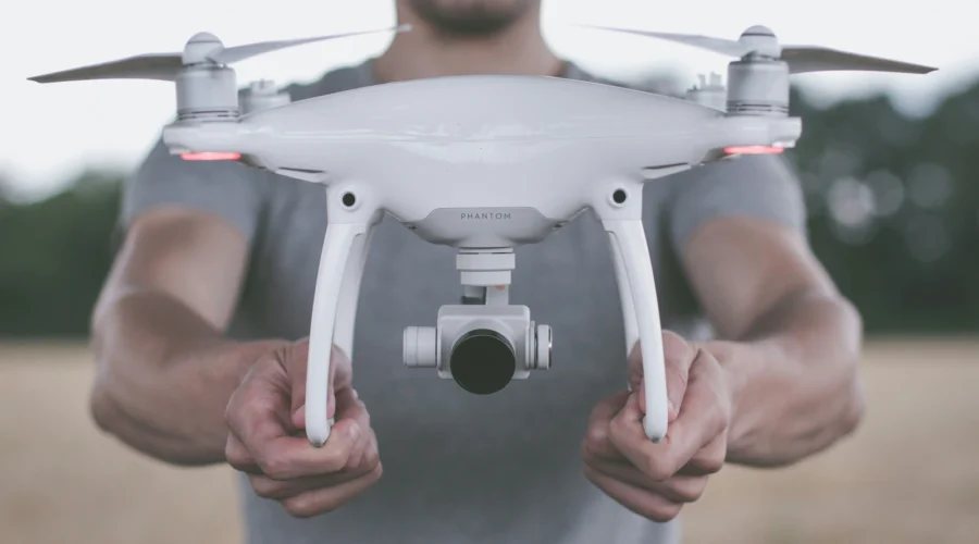 Come scegliere un operatore drone per un servizio professionale 🚁
