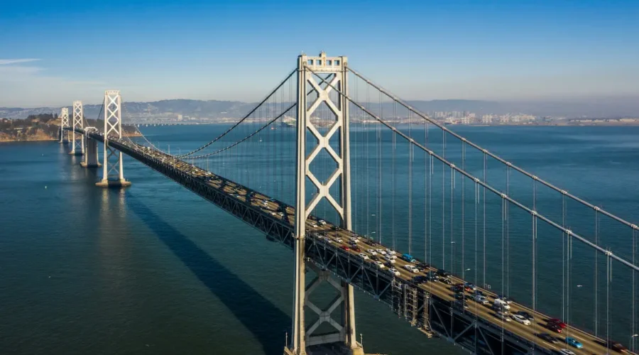 Ispezioni di ponti e infrastrutture con drone: cosa si può verificare 🌉🏗️